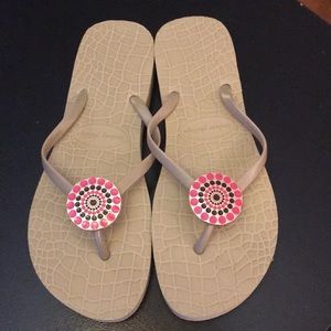 NWOT, never worn, Lindsay Phillips Flip Flops